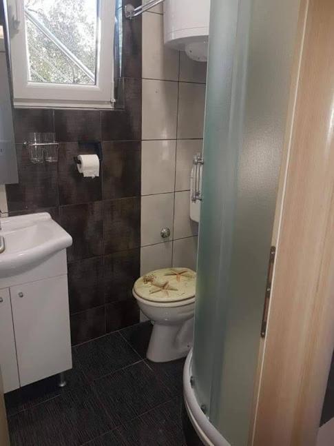 Sabljak Kornic Luaran gambar